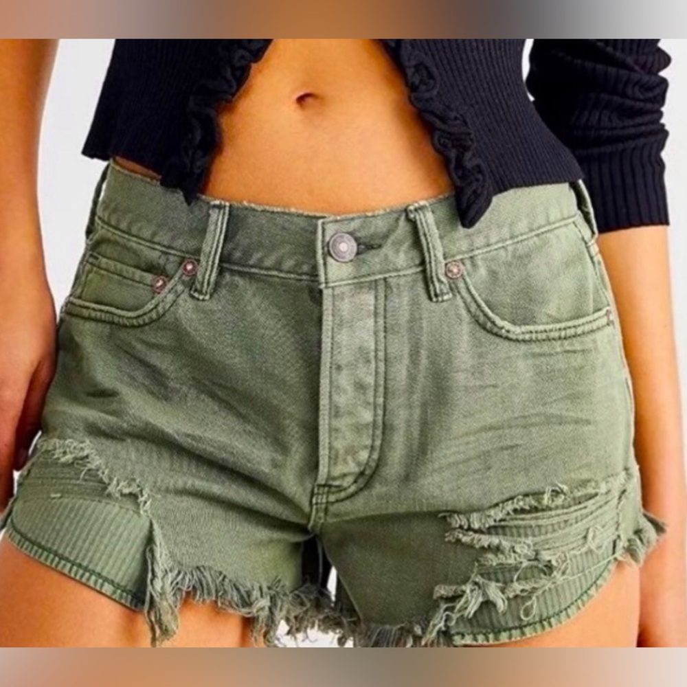 Free People Distressed Denim Shorts Sage Size 29 New